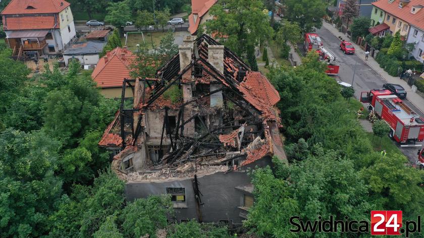 Świebodzice Zawaliła część starej kamienicy TVN24