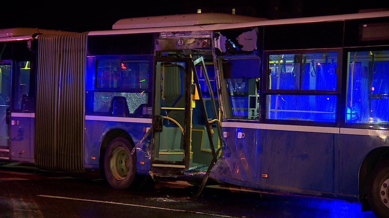 Krak W Zderzenie Autobusu Z Tramwajem Tvn