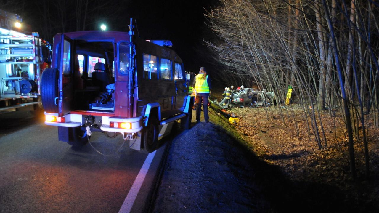 Tragiczny wypadek pod Opolem Zginęły cztery osoby TVN24