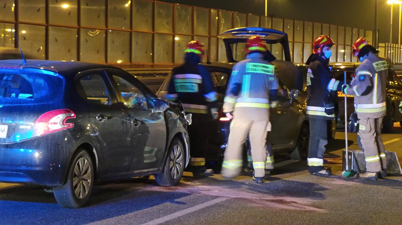 Warszawa Gocław Zderzenie czterech aut na Trasie Siekierkowskiej