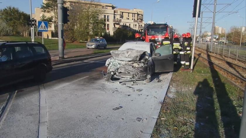 Wypadek Na Radiowej Zapali A Si Komora Silnika Tvn Warszawa