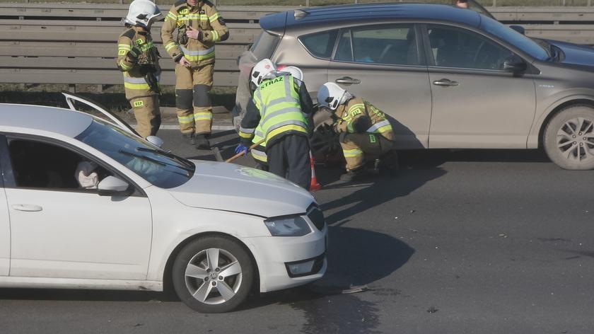 S8 Pruszków Zderzenie dwóch aut i utrudnienia w stronę Warszawy TVN