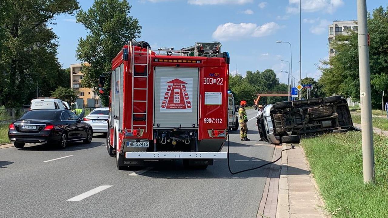 Warszawa Wypadek Na Mokotowie Pasa Erka Jednego Z Aut Trafi A Do