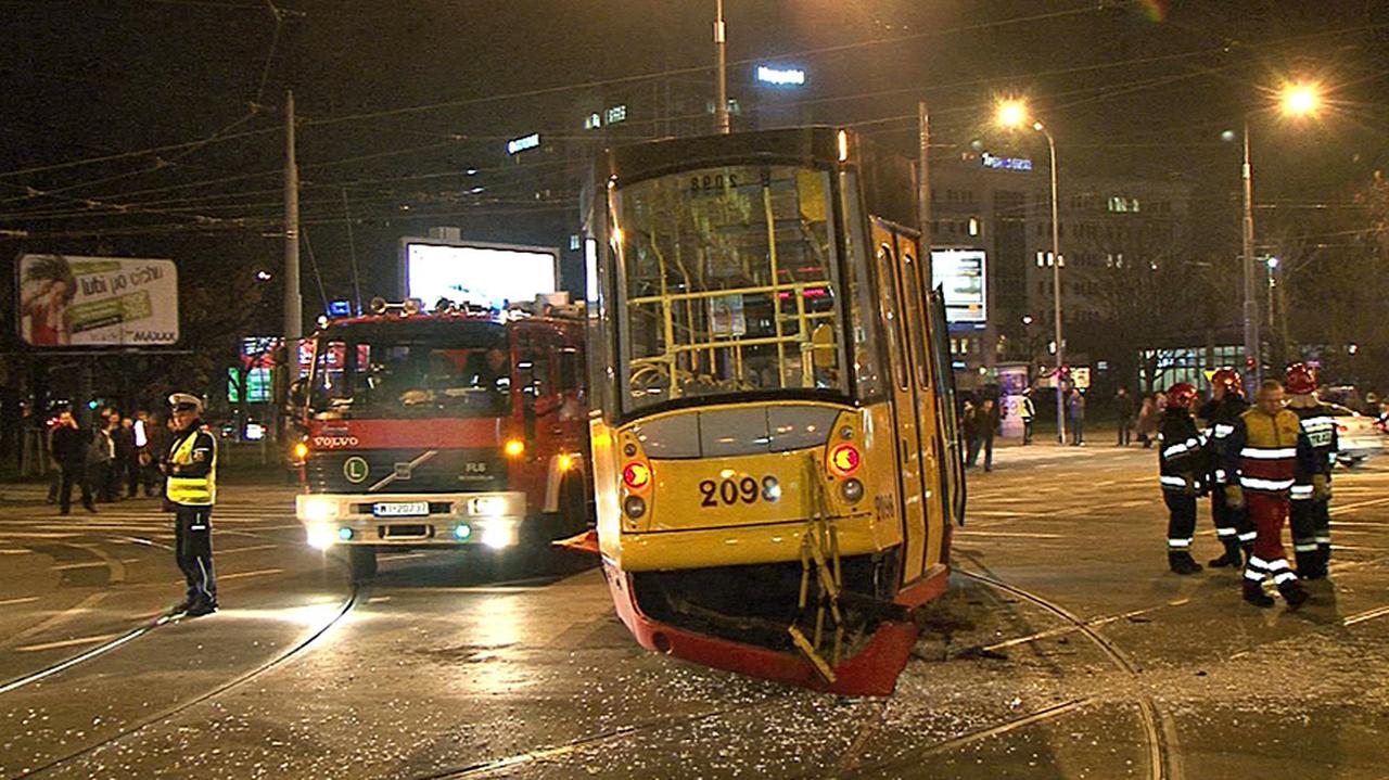 Zderzenie Tramwaj W Cztery Osoby Ranne Tvn Warszawa