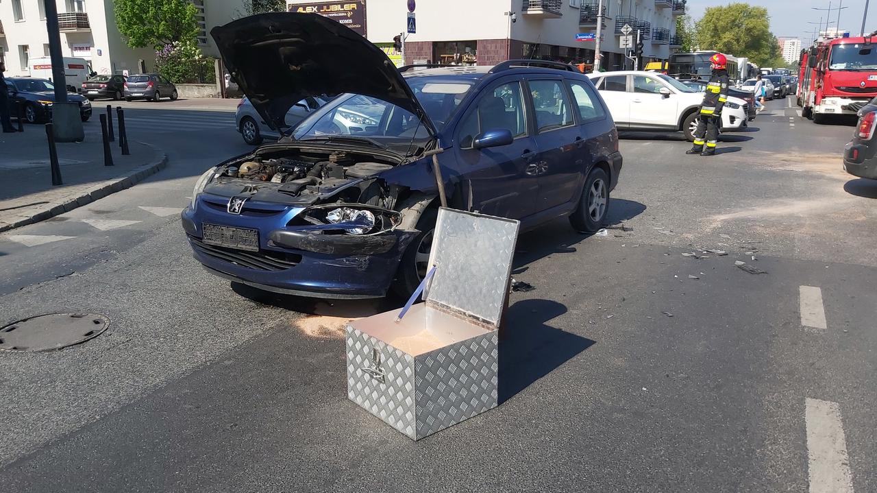 Warszawa Wypadek Na Grochowskiej Jedna Osoba Ranna Tvn Warszawa