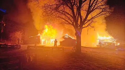 Pożar budynków gospodarczych w Siwikach