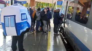 Inauguracyjny pociąg Pendolino na dworcu kolejowym w Zakopanem