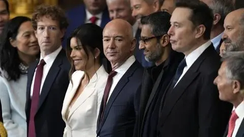 Mark Zuckerberg, Jeff Bezos z narzeczoną Lauren Sanchez, Sundar Pichai i Elon Musk