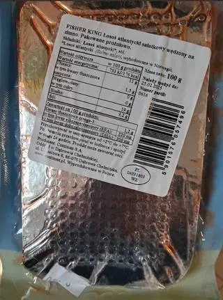 Łosoś wędzony wycofany z obrotu. Tył opakowania
