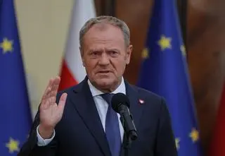 Rozdźwięk w sprawie rozmowy z Trumpem. Tusk: tuż przed północą dostaliśmy informację