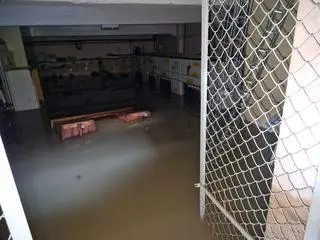 Zalane pomieszczenia spółdzielni 