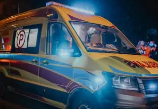 Czekał w karetce przed szpitalem. Po kilku godzinach poszedł do domu