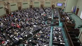 Polska 2050 głosowała razem z PiS i Konfederacją