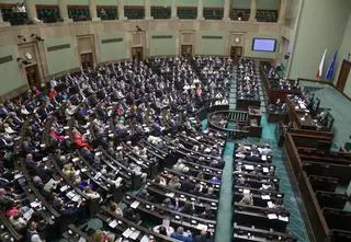Polska 2050 głosowała razem z PiS i Konfederacją