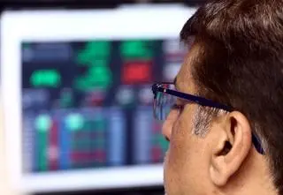 Zwrot na rynku. "Wyboisty listopad"