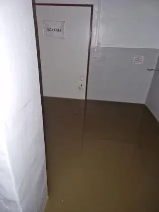 Spółdzielnia w trakcie powodzi
