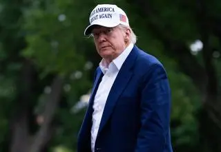 "W bezprecedensowym amoku". Krytykują Trumpa