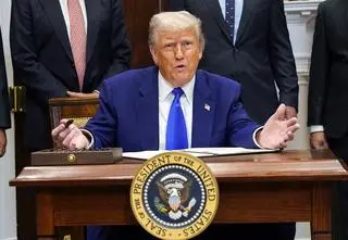 "Najbardziej sprawdzony sposób" na kryzys bezdomności. Podpis Trumpa