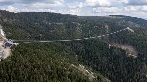 Najdłuższy taki most na świecie gotowy na turystów. Jest blisko polskiej granicy