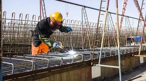 Większość Ukraińców zarabia w Polsce co najmniej 2,5 tys. zł netto