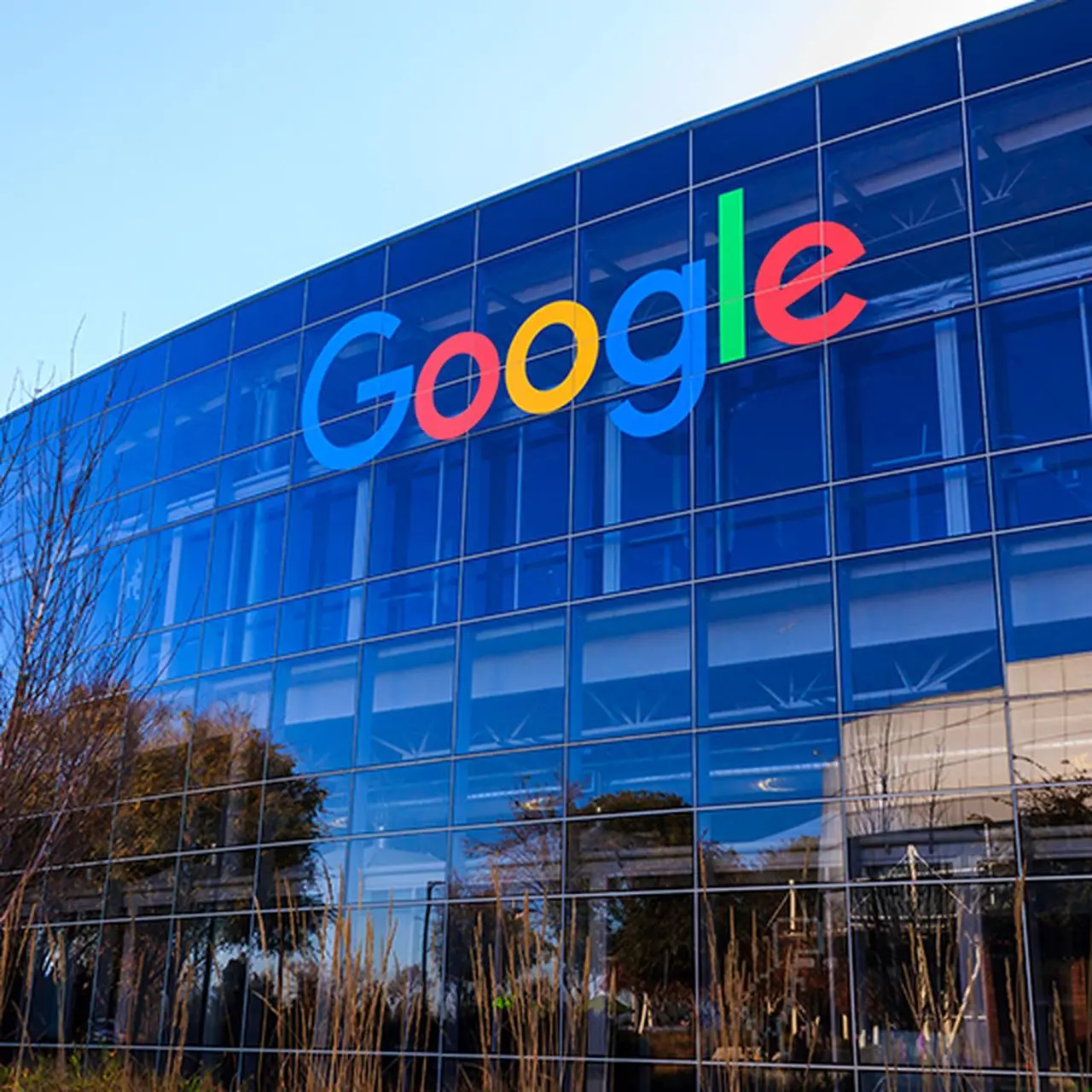 Google i Alphabet: Larry Page i Siergiej Brin odchodzą z zarządu. Nowym CEO  Alphabetu Sundar Pichai | TVN24 Biznes