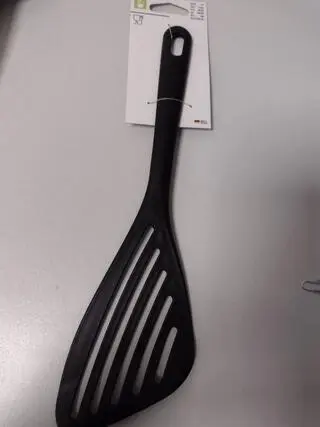 Łopatka do patelni wycofana