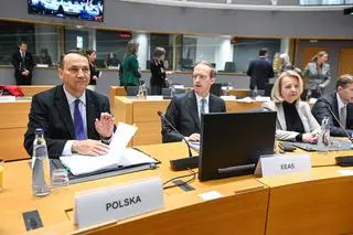 Radosław Sikorski na posiedzeniu Rady ds. Zagranicznych (FAC) w Brukseli