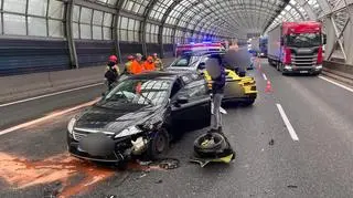 Sportowy samochód jechał pod prąd na trasie S8