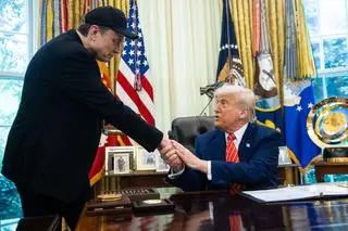 Donald Trump żegna Elona Muska w Białym Domu