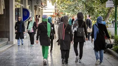 Tajemnicze zatrucia "niezidentyfikowanymi gazami". Do szpitali trafiają młode kobiety