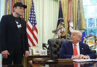 "Dalej, uderz mnie". Musk z limem pod okiem