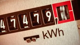 Zgodnie z obecnymi regulacjami, do końca września 2025 r. gospodarstwa domowe mają prawo do korzystania z cen energii elektrycznej, zamrożonych na poziomie 500 zł za MWh.