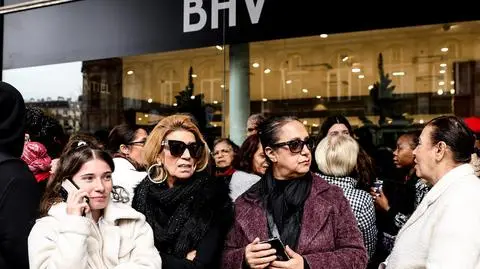 Paryż. Tłum oczekujący na otwarcie pierwszego sklepu Shein