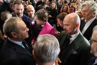 Donald Tusk i Rafał Brzoska w siedzibie GPW