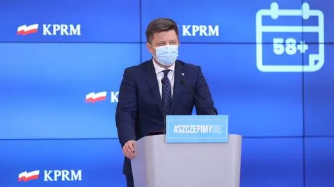 Pilotaż szczepień w zakładach pracy możliwy w połowie maja. Minister wyjaśnia