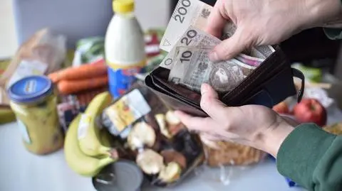 Najnowsze dane o inflacji. Powrót VAT-u podbija ceny żywności