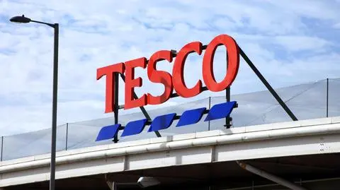 Duża sieć handlowa przejmie dwa sklepy Tesco