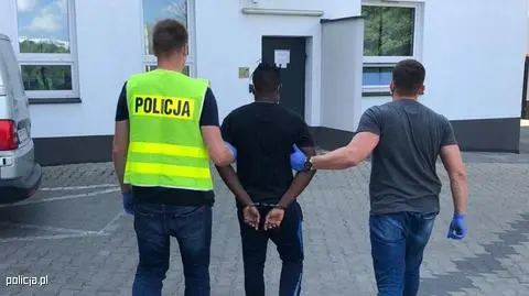 Kobieta przelała oszustom ponad 120 tysięcy złotych. Policja ostrzega