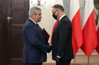 Aktualnie czytasz: Straszył odejściem z PiS, teraz pokieruje prezydencką radą. Jest decyzja