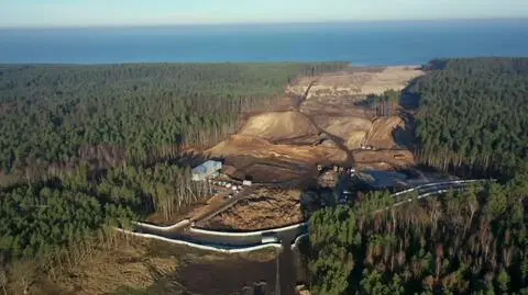 Złoże bursztynu na terenie przekopu Mierzei Wiślanej. Wiceminister podał szacowaną ilość