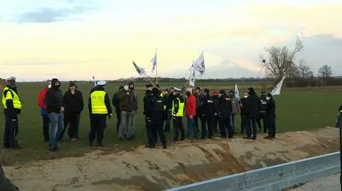 "Premier dzisiaj bał się spotkać z rolnikami". Interweniowała policja