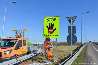 Montaż tablic "Stop Zły kierunek"