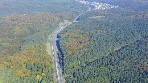 Kolejny krok w kierunku budowy Drogi Czerwonej. Jest umowa