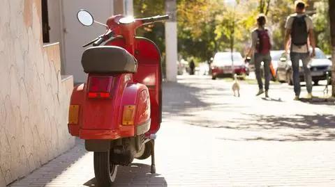 Ma 16 lat, pijany jechał motorowerem