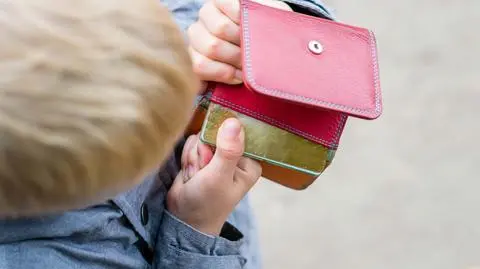 Sklepy w szkołach wyłączone z tak zwanych godzin dla seniorów