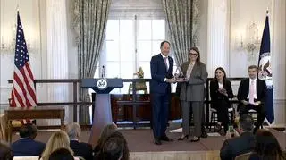 Nagroda dla Google Polska została wręczona przez ambasadora USA w Polsce Marka Brzeinskiego.