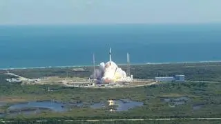 Start rakiety Falcon 9 z kapsułą Dragon firmy SpaceX