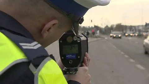 Wiózł dziecko bez fotelika, przekroczył prędkość. Do tego nie miał prawa jazdy i był pijany