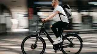 Czy rowery elektryczne są przyszłością transportu w miastach?
