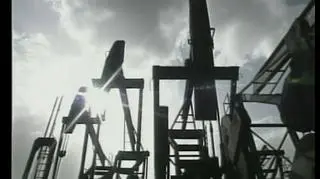 Mimo niepokoju związanego z sezonem huraganów surowiec tanieje. E
ksperci są podzieleni w swoich prognozach. Według jednych cena ropy wróci na poziom 150-ciu dolarów za baryłkę, według innych w najbliższych miesiącach spadnie nawet o 30 procent.